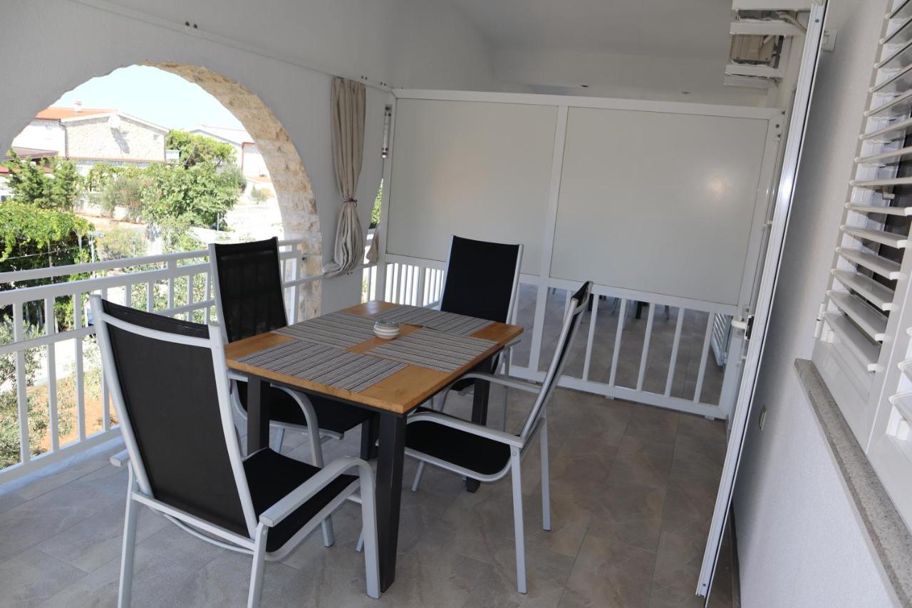 Apartmani Sanja Vir Exterior foto