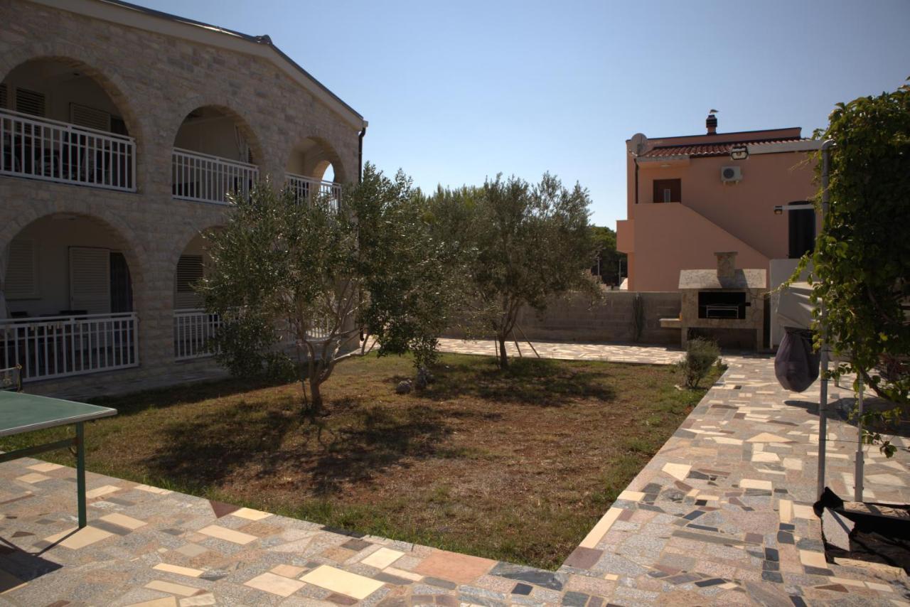 Apartmani Sanja Vir Exterior foto