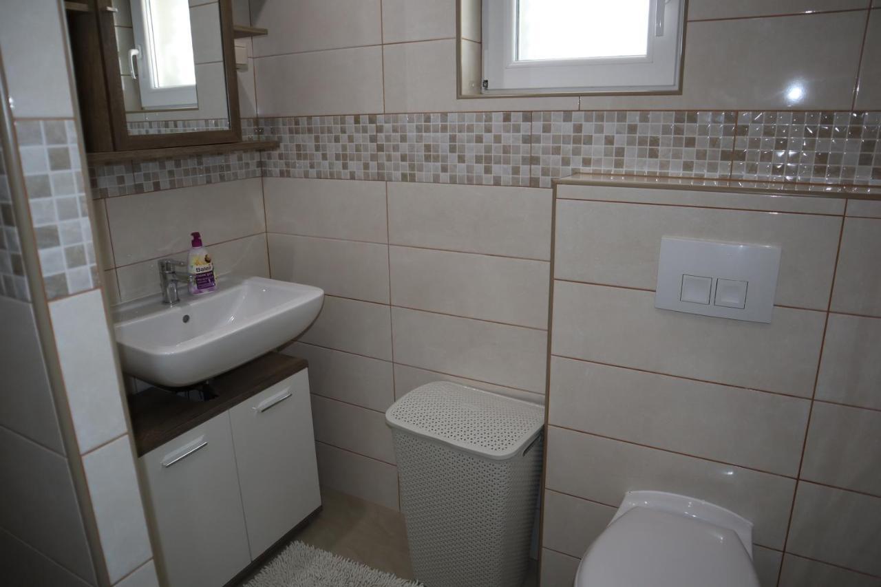 Apartmani Sanja Vir Exterior foto